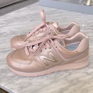 New balance tennis shoes